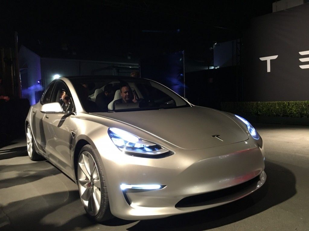 Elon Musk zverejnil ďalšiu skvelú funkcionalitu novej Tesly Model 3