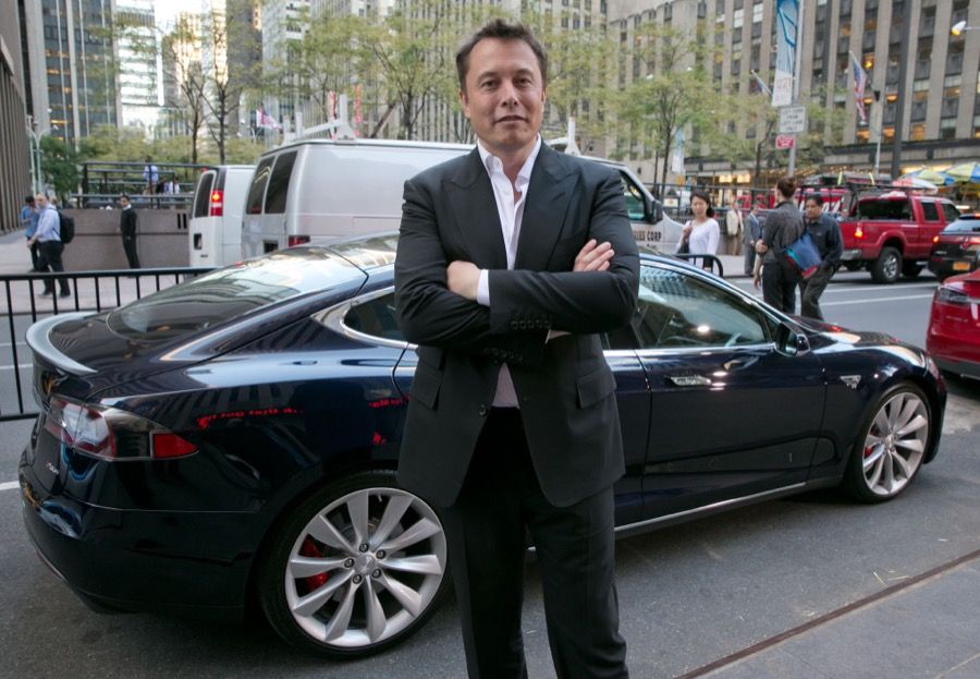 Tesla prvýkrát v histórii zlacňuje svoj elektromobil, Model S kúpite lacnejšie