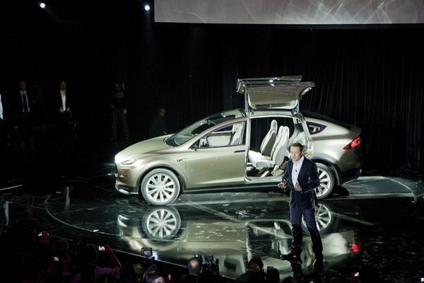 Musk chce v marci 2016 predstaviť Teslu za 35 000 dolárov!