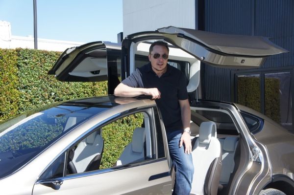 Elon Musk: Nové SUV Tesla Model X bude viac pre ženy