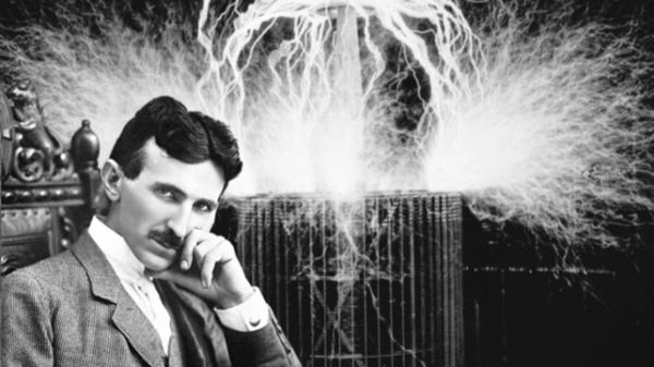 Známy vynálezca Nikola Tesla popísal dnešný moderný smartfón už v roku 1926!