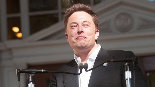 Elon Musk založil nový startup zameraný na prepojenie ľudského mozgu s počítačom