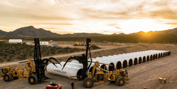 VIDEO: Hyperloop bol včera po prvýkrát úspešne otestovaný!